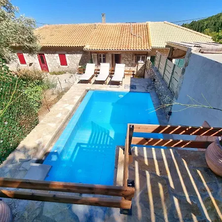 Karya Boutique Mansion Vilă *