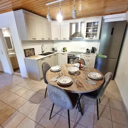 Karya Boutique Mansion 빌라